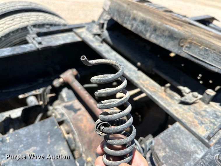 image for item DK6643 1992 Freightliner FLD semi truck