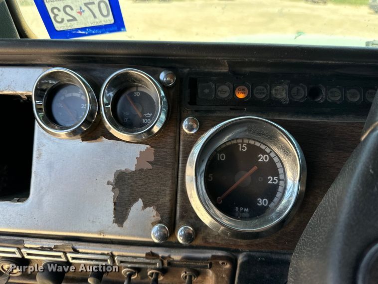 image for item DK6643 1992 Freightliner FLD semi truck