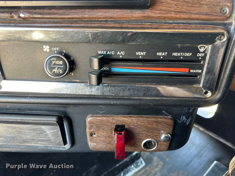 image for item DK6643 1992 Freightliner FLD semi truck