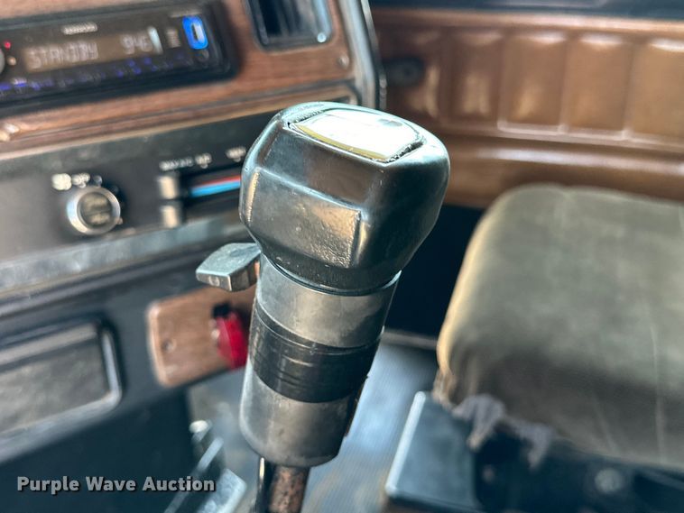 image for item DK6643 1992 Freightliner FLD semi truck