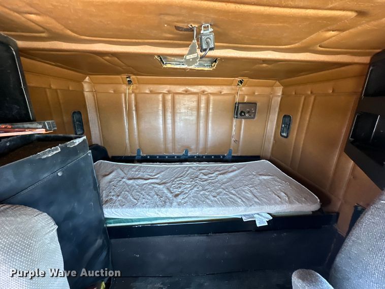 image for item DK6643 1992 Freightliner FLD semi truck