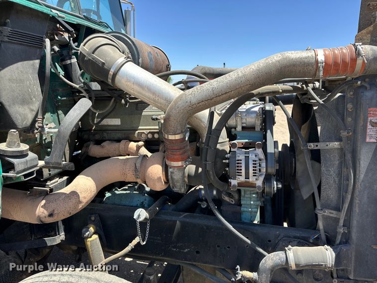 image for item DK6643 1992 Freightliner FLD semi truck