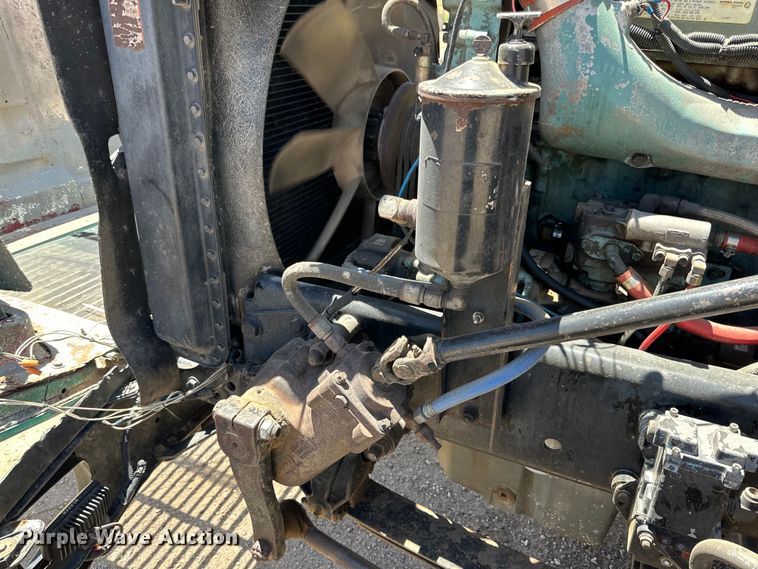 image for item DK6643 1992 Freightliner FLD semi truck