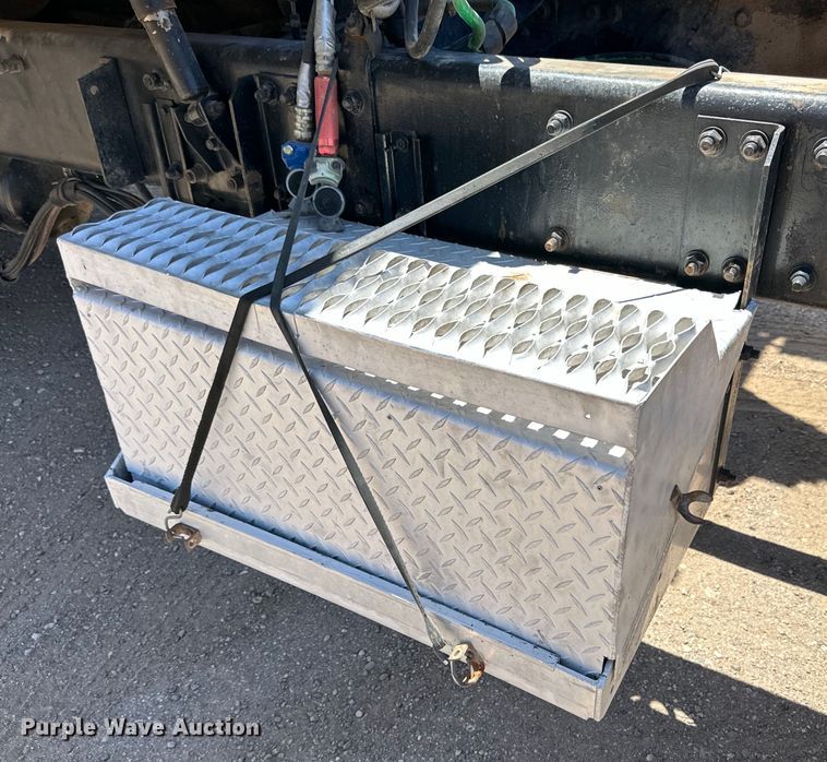 image for item DK6643 1992 Freightliner FLD semi truck