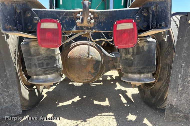 image for item DK6643 1992 Freightliner FLD semi truck