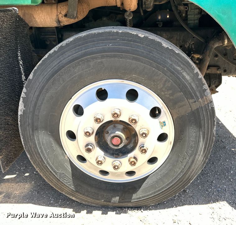 image for item DK6643 1992 Freightliner FLD semi truck