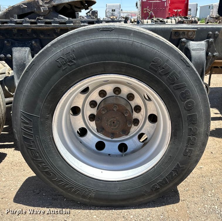 image for item DK6643 1992 Freightliner FLD semi truck