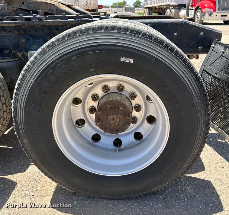 image for item DK6643 1992 Freightliner FLD semi truck