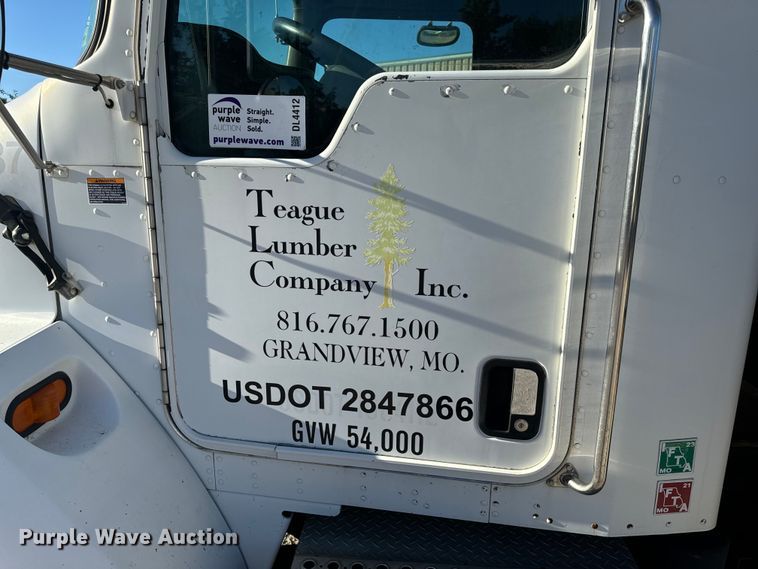 image for item DL4412 2004 Kenworth T300 dump flatbed truck