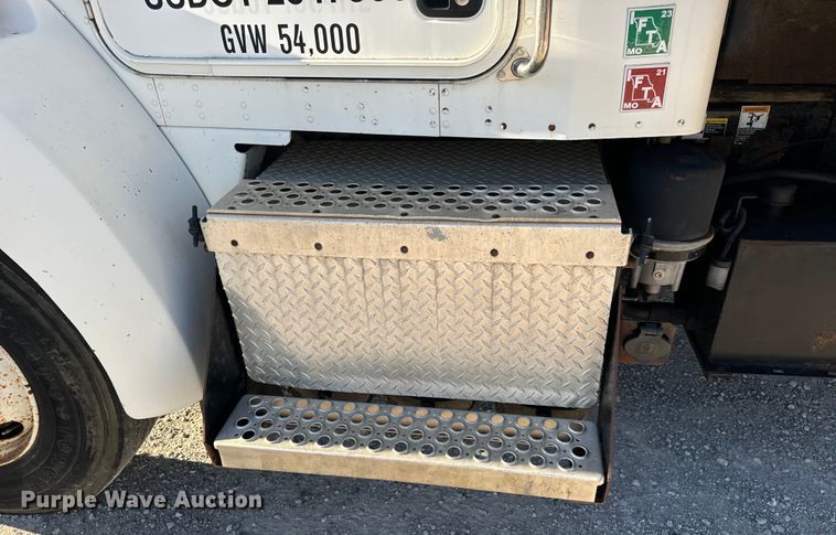 image for item DL4412 2004 Kenworth T300 dump flatbed truck