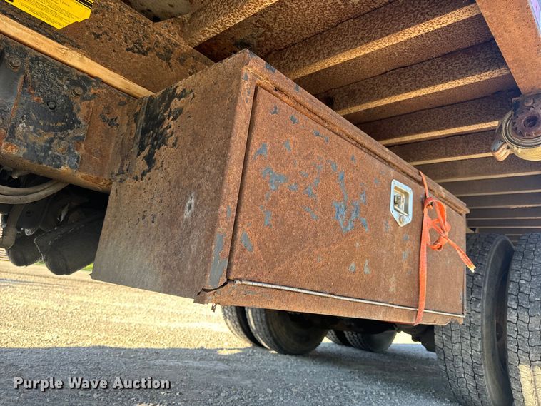 image for item DL4412 2004 Kenworth T300 dump flatbed truck