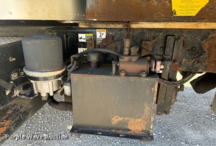 image for item DL4412 2004 Kenworth T300 dump flatbed truck