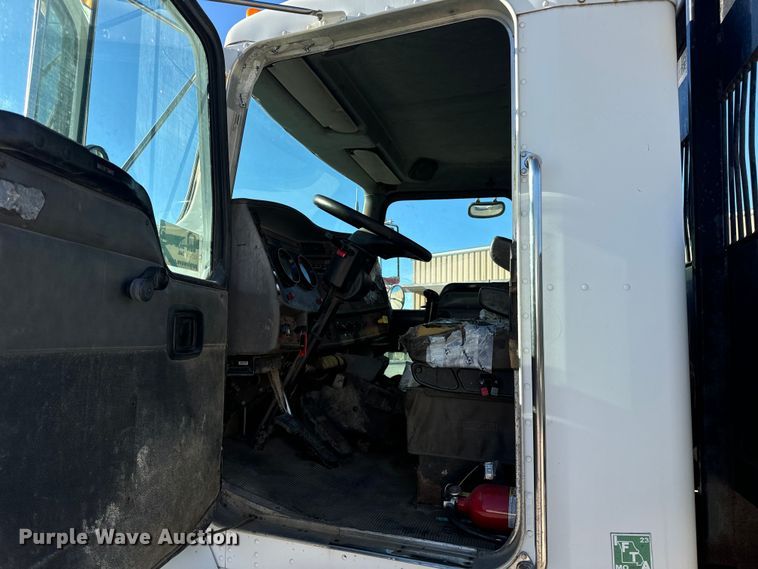 image for item DL4412 2004 Kenworth T300 dump flatbed truck