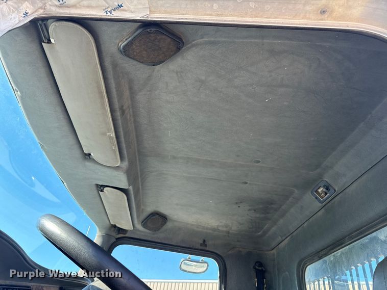 image for item DL4412 2004 Kenworth T300 dump flatbed truck