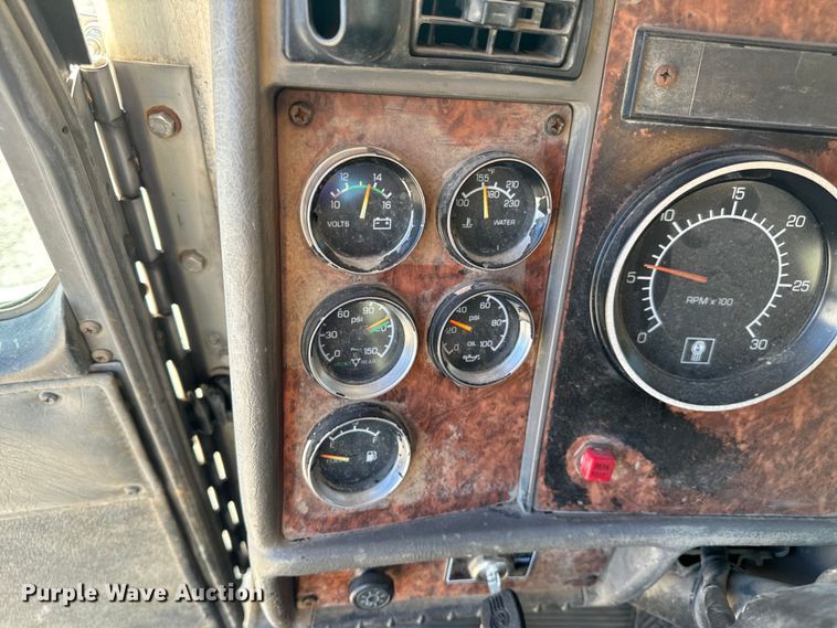 image for item DL4412 2004 Kenworth T300 dump flatbed truck