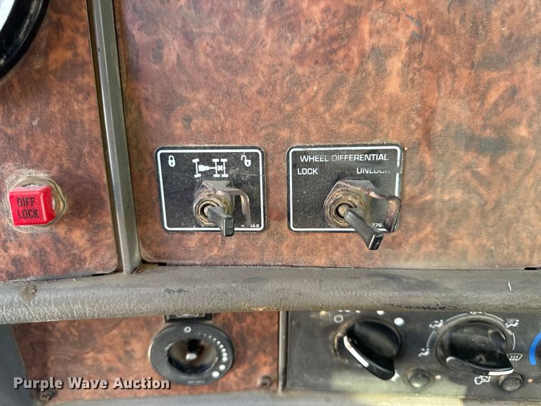 image for item DL4412 2004 Kenworth T300 dump flatbed truck