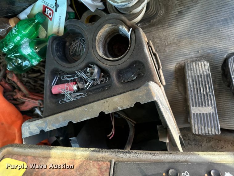 image for item DL4412 2004 Kenworth T300 dump flatbed truck