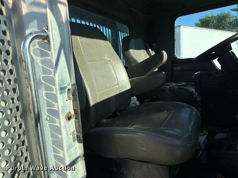 image for item DL4412 2004 Kenworth T300 dump flatbed truck