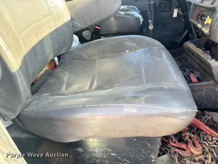 image for item DL4412 2004 Kenworth T300 dump flatbed truck