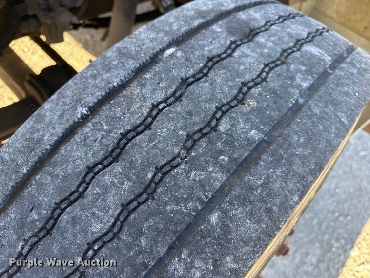 image for item DL4412 2004 Kenworth T300 dump flatbed truck