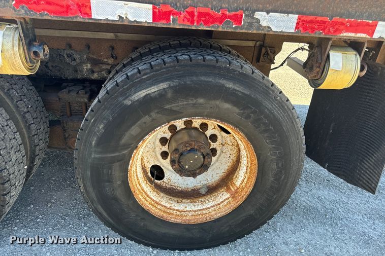 image for item DL4412 2004 Kenworth T300 dump flatbed truck