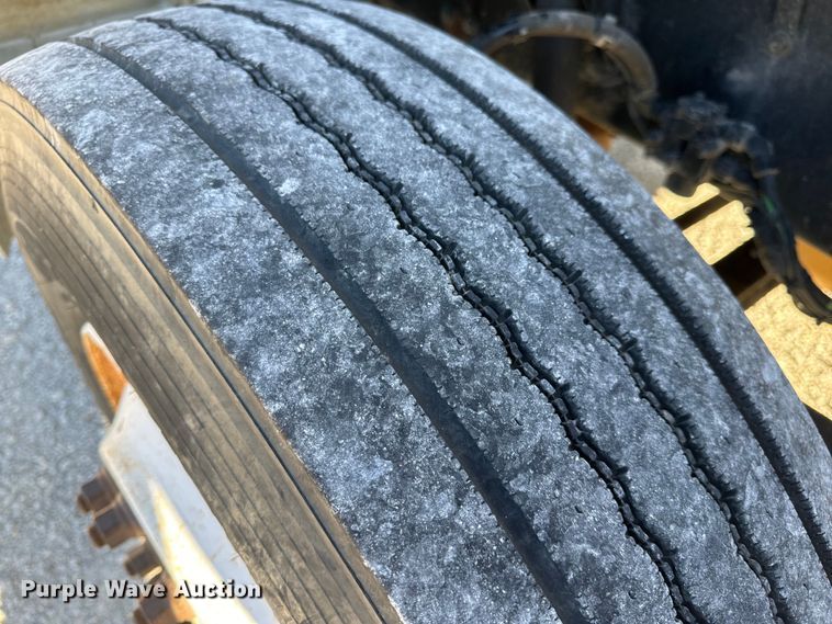 image for item DL4412 2004 Kenworth T300 dump flatbed truck