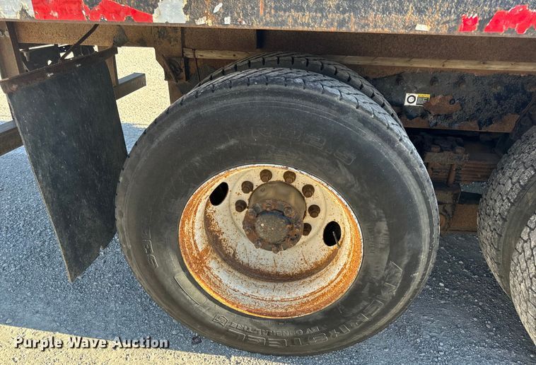 image for item DL4412 2004 Kenworth T300 dump flatbed truck