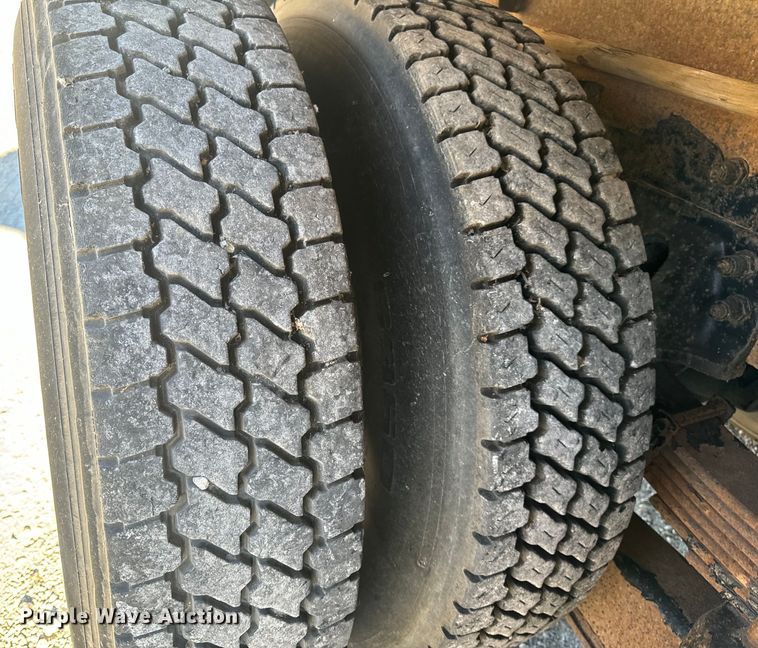 image for item DL4412 2004 Kenworth T300 dump flatbed truck