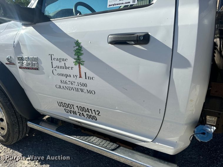 image for item DL4413 2017 Dodge Ram 5500 HD flatbed truck