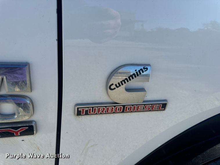 image for item DL4413 2017 Dodge Ram 5500 HD flatbed truck