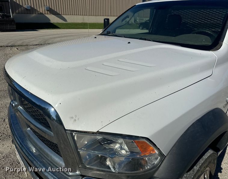 image for item DL4413 2017 Dodge Ram 5500 HD flatbed truck