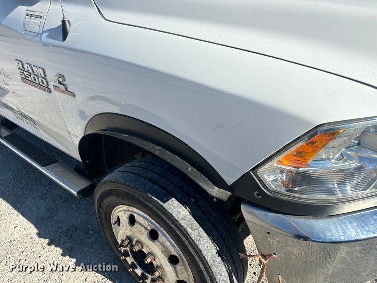 image for item DL4413 2017 Dodge Ram 5500 HD flatbed truck