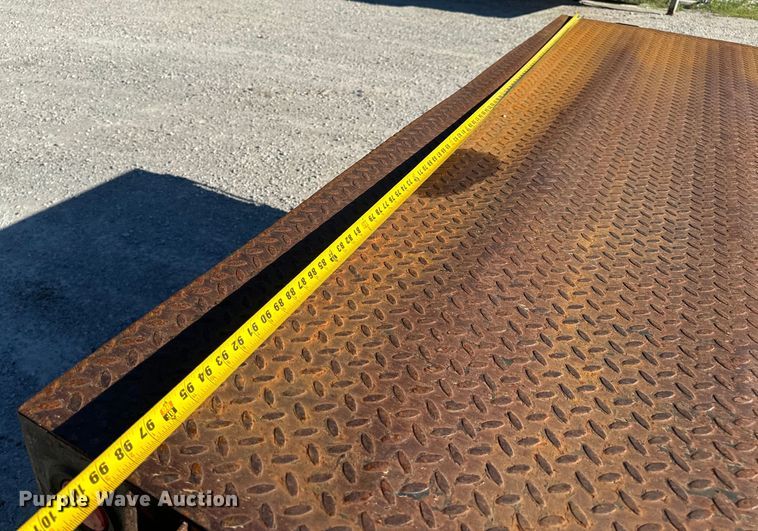 image for item DL4413 2017 Dodge Ram 5500 HD flatbed truck