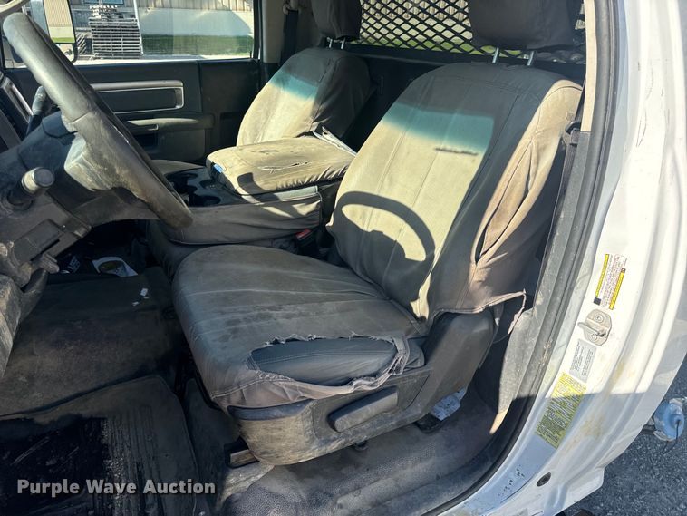 image for item DL4413 2017 Dodge Ram 5500 HD flatbed truck