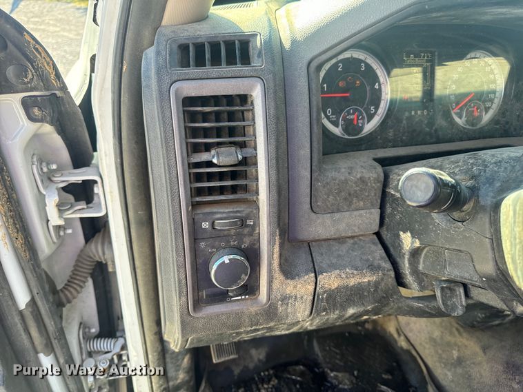 image for item DL4413 2017 Dodge Ram 5500 HD flatbed truck