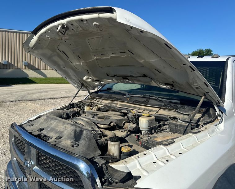 image for item DL4413 2017 Dodge Ram 5500 HD flatbed truck