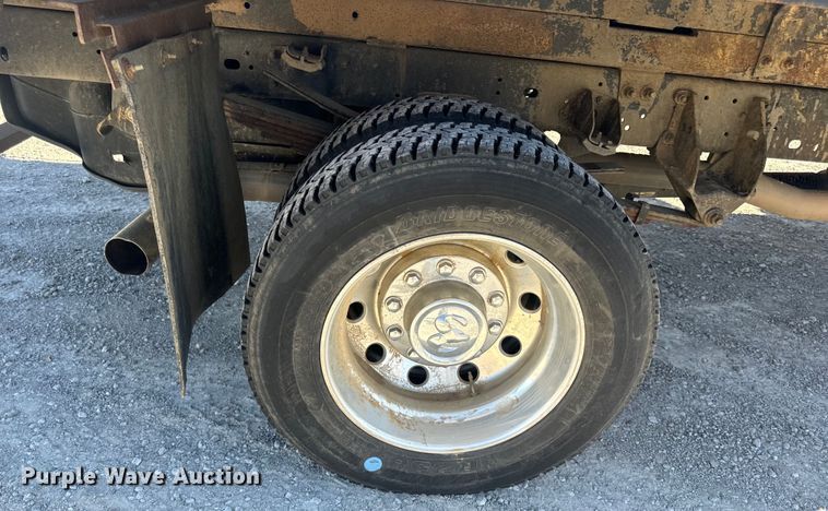 image for item DL4413 2017 Dodge Ram 5500 HD flatbed truck