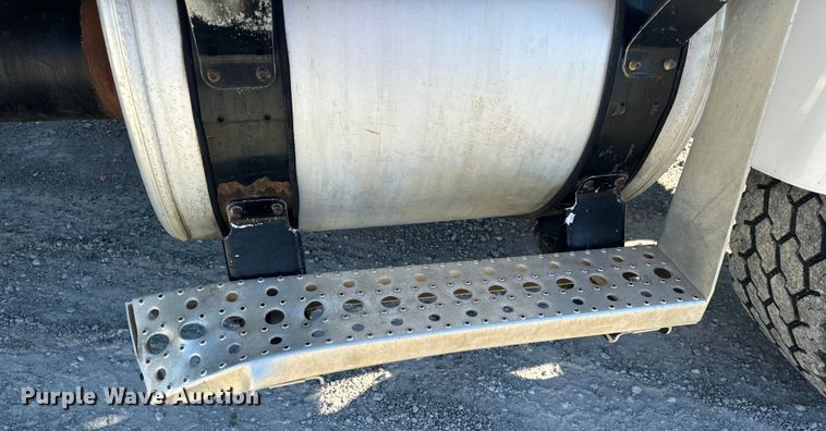 image for item DL4414 2006 Sterling flatbed truck