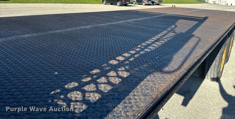 image for item DL4414 2006 Sterling flatbed truck