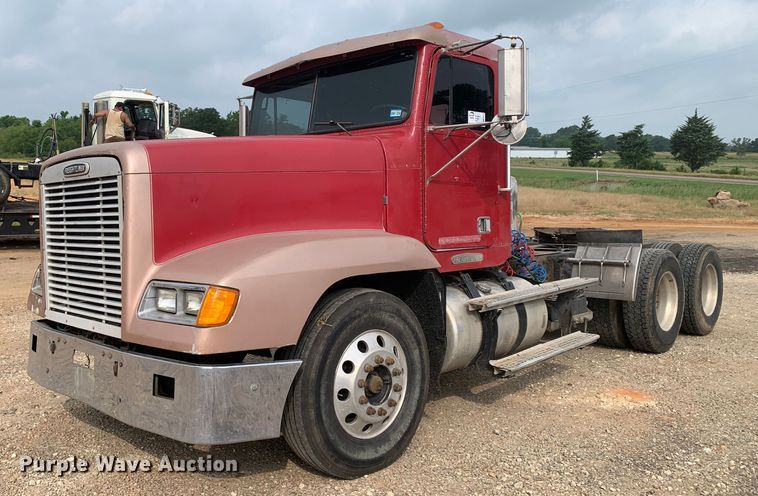 image for item DM7873 1994 Freightliner FDL120 semi truck