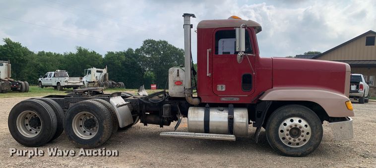 image for item DM7873 1994 Freightliner FDL120 semi truck