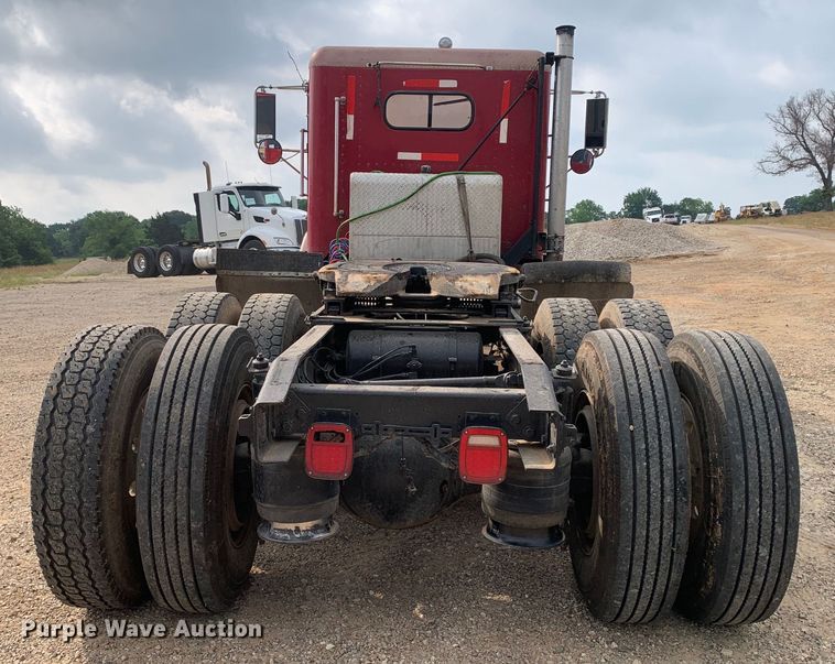 image for item DM7873 1994 Freightliner FDL120 semi truck