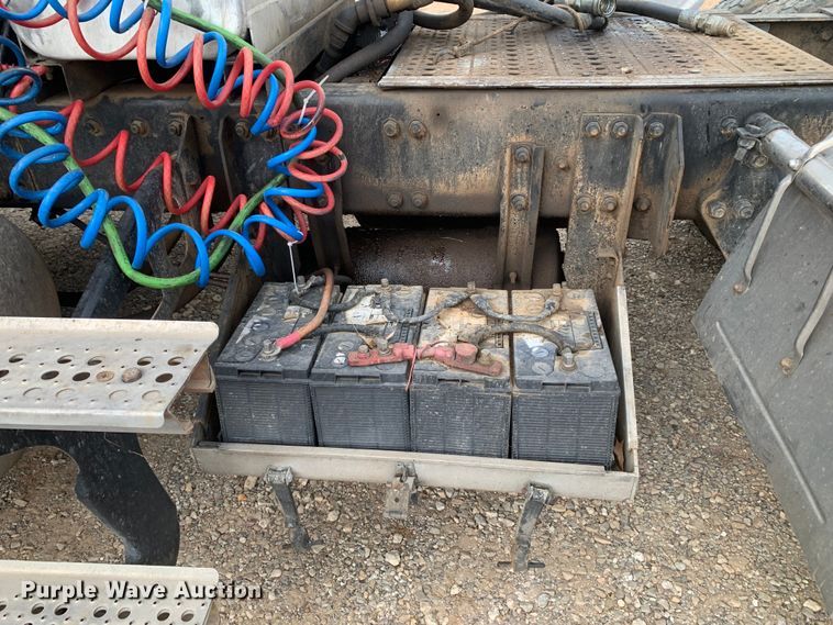 image for item DM7873 1994 Freightliner FDL120 semi truck