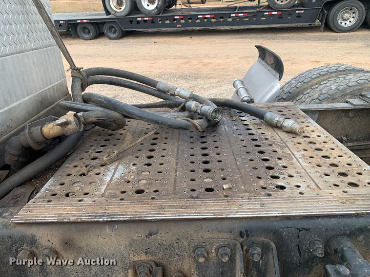 image for item DM7873 1994 Freightliner FDL120 semi truck