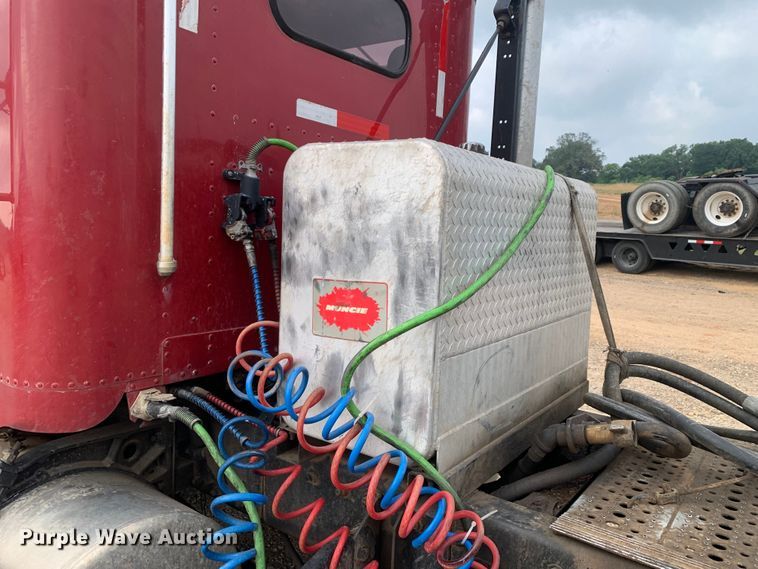 image for item DM7873 1994 Freightliner FDL120 semi truck