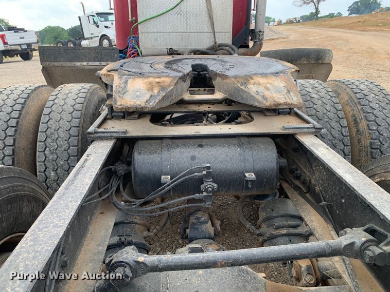 image for item DM7873 1994 Freightliner FDL120 semi truck