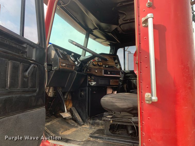 image for item DM7873 1994 Freightliner FDL120 semi truck