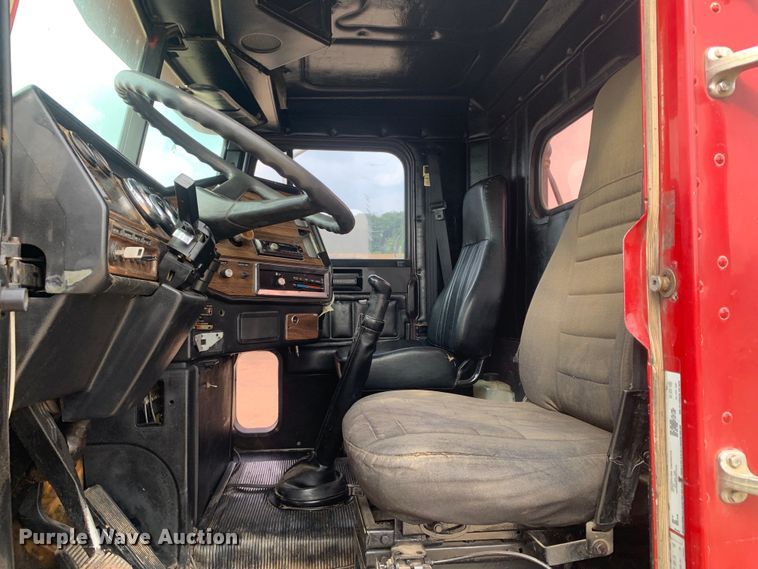 image for item DM7873 1994 Freightliner FDL120 semi truck