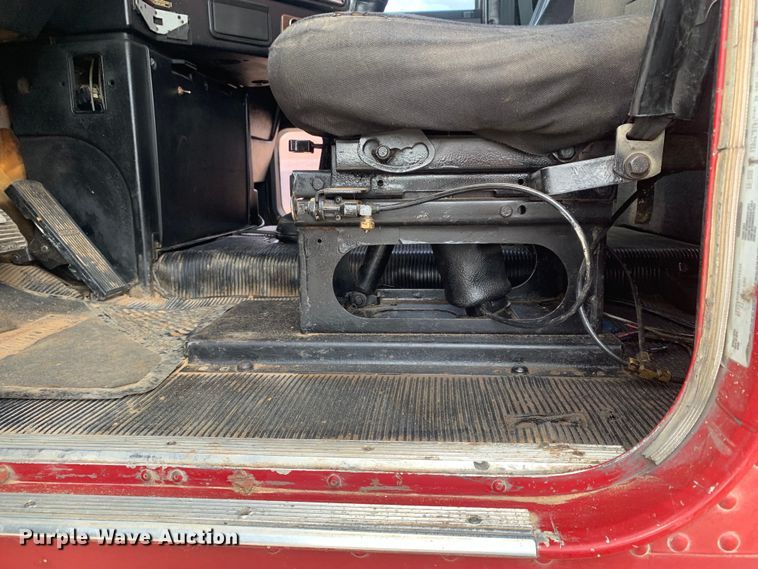 image for item DM7873 1994 Freightliner FDL120 semi truck