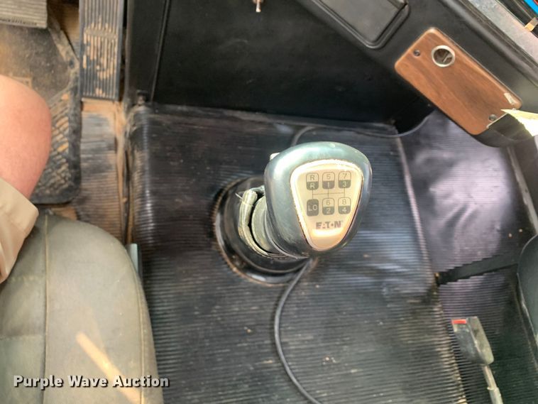 image for item DM7873 1994 Freightliner FDL120 semi truck